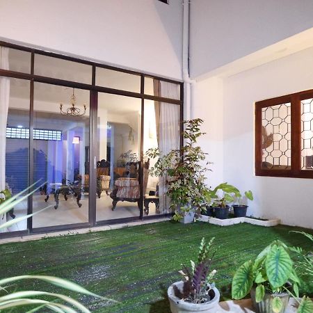 Elegance Oasis, Colombo 3 Otel Dış mekan fotoğraf