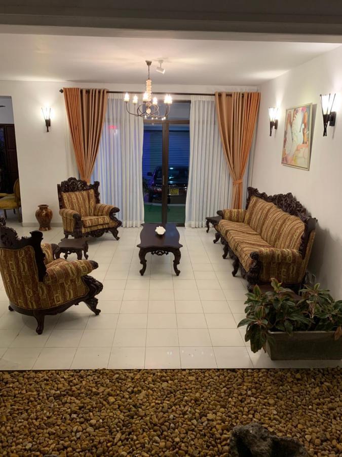 Elegance Oasis, Colombo 3 Otel Dış mekan fotoğraf