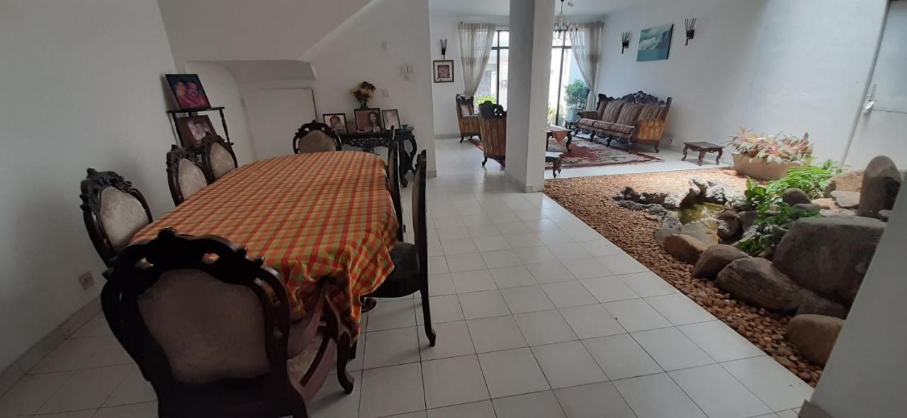 Elegance Oasis, Colombo 3 Otel Dış mekan fotoğraf