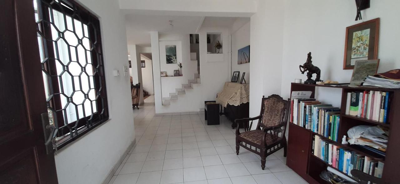 Elegance Oasis, Colombo 3 Otel Dış mekan fotoğraf