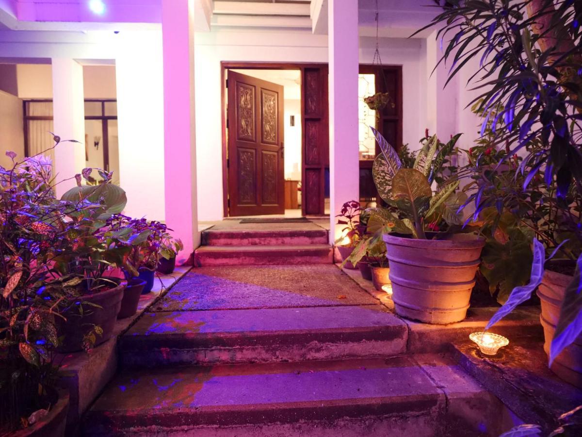 Elegance Oasis, Colombo 3 Otel Dış mekan fotoğraf