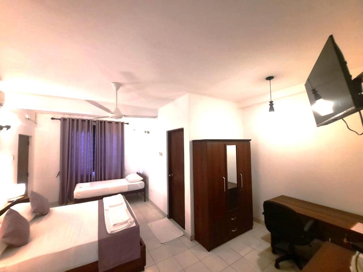 Elegance Oasis, Colombo 3 Otel Dış mekan fotoğraf